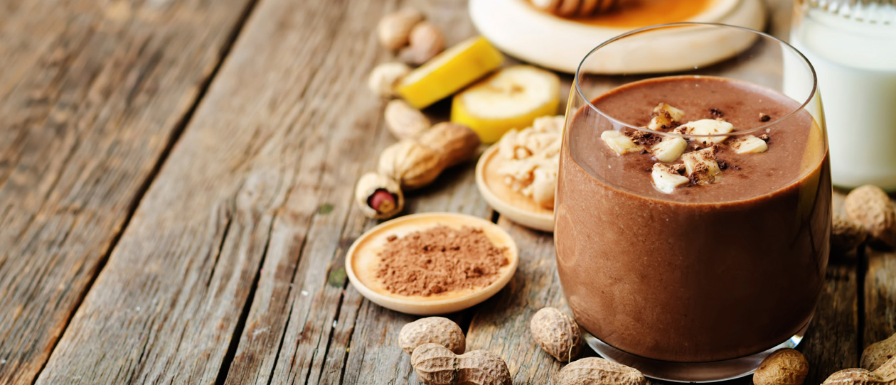 Banana smoothie recipe with raw cacao powder and peanut butter – Great kids’ breakfast from Blackmores